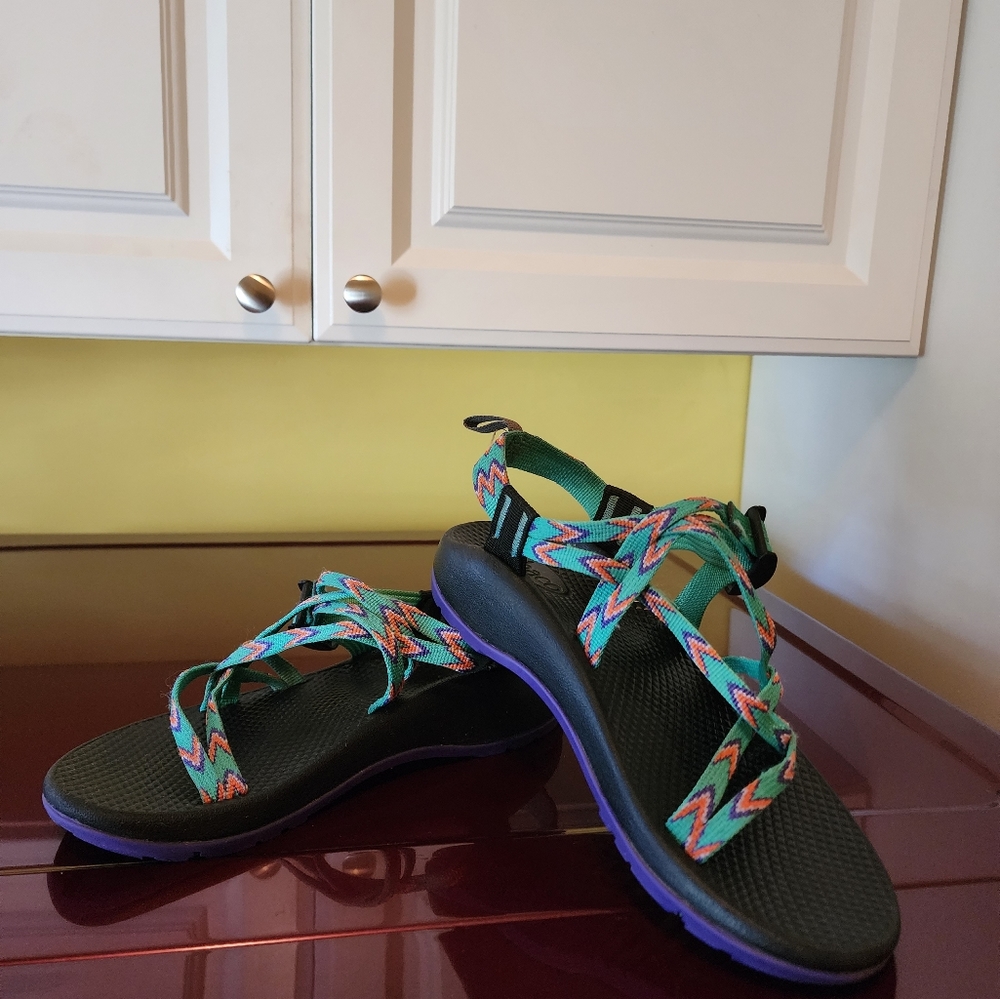 CHACO SPORT SANDALS SIZE 5